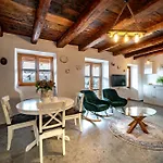 Apartment House Filumena Lopar