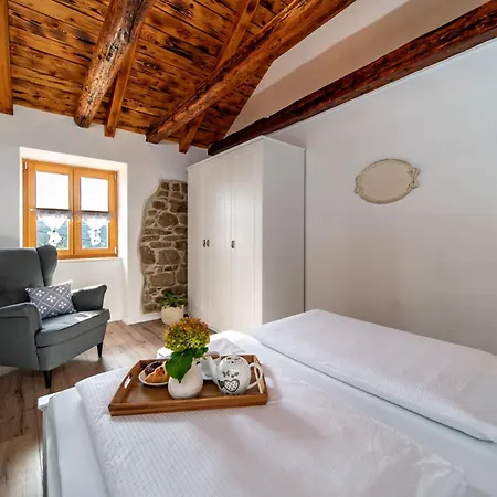Stone House Heritage Filumena Apartment *